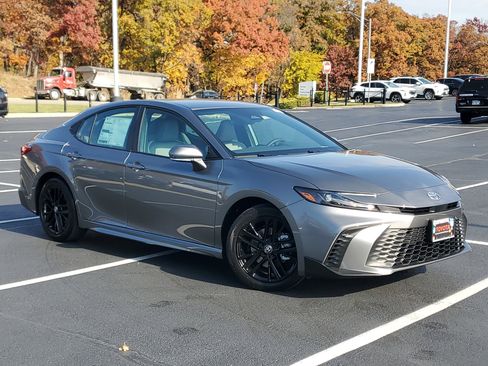 New 2026 Toyota Camry SE image 34