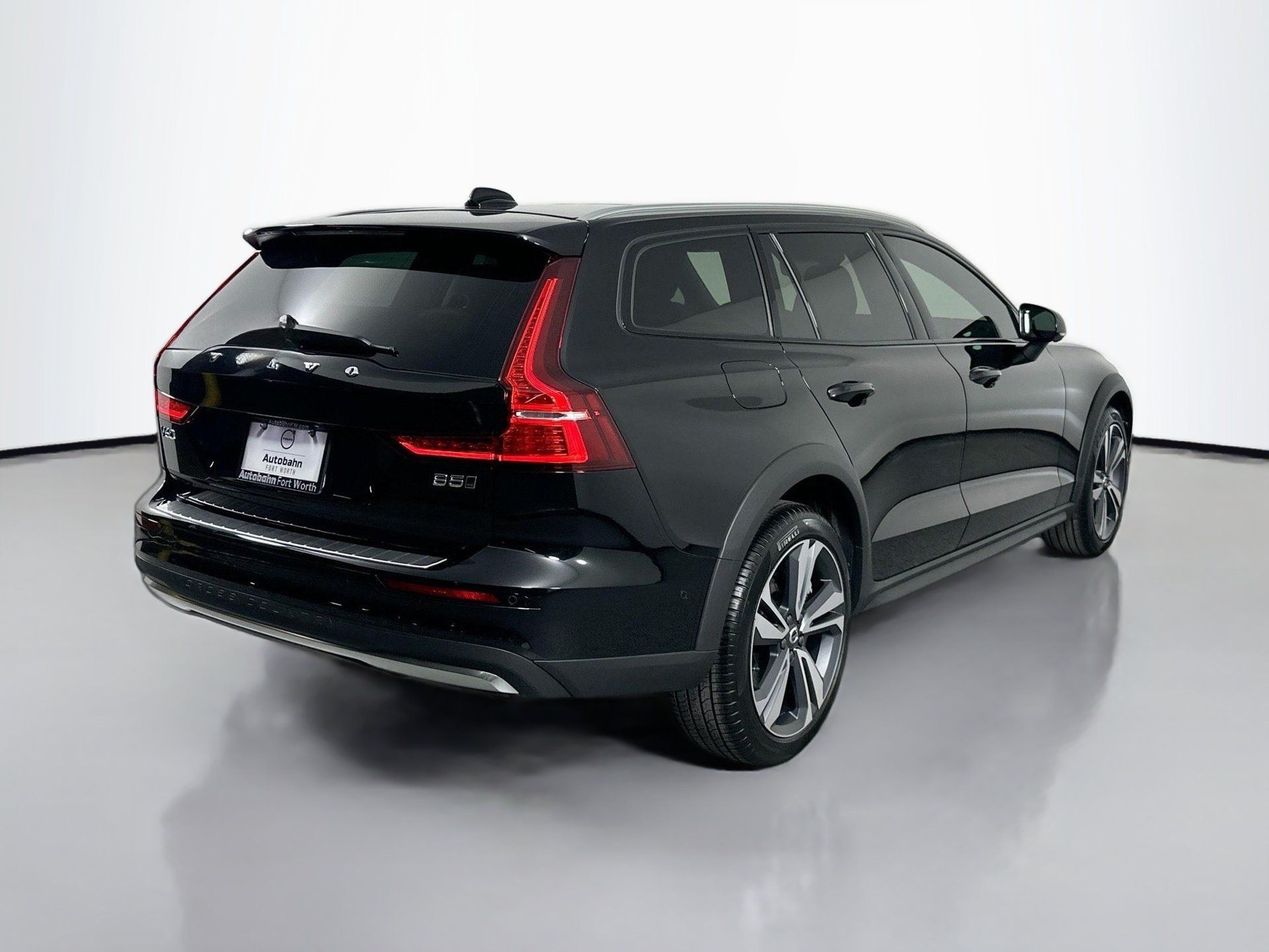 New 2026 Volvo V60 B5 Cross Country Plus w/ Protection Package Premier AWD/4WD image 5