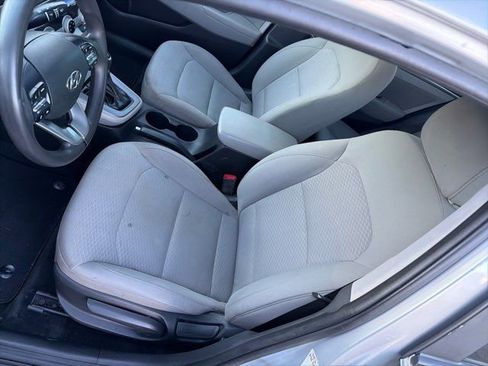 Used 2019 Hyundai Elantra SEL image 20
