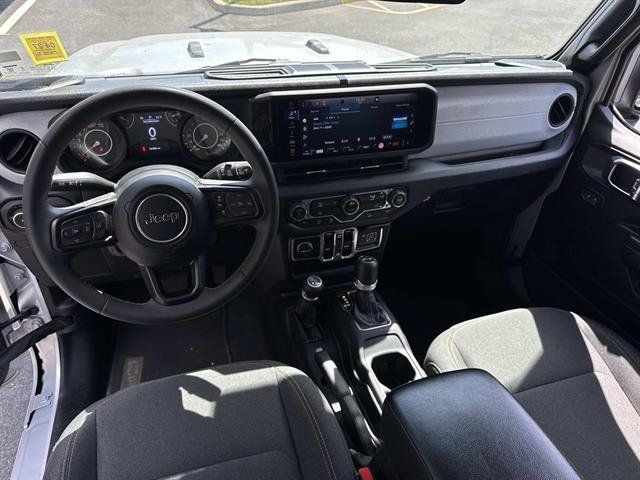 Used 2024 Jeep Wrangler Unlimited Sport AWD/4WD image 9