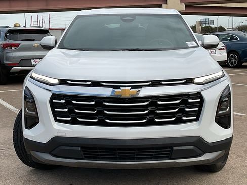 Used 2025 Chevrolet Equinox LT image 3