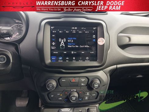 Used 2023 Jeep Renegade Latitude AWD/4WD image 20