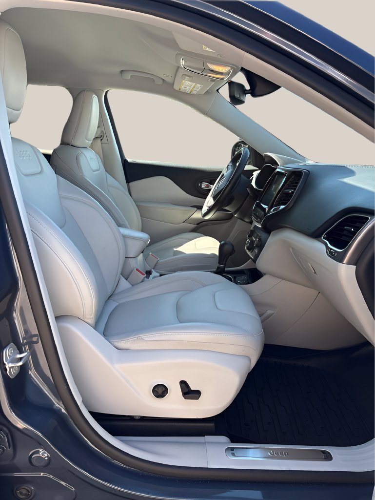 Used 2019 Jeep Cherokee Limited w/ Technology Group FWD image 20