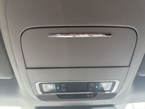 Used 2025 Ford F250 Lariat w/ Tremor Off-Road Package image 33