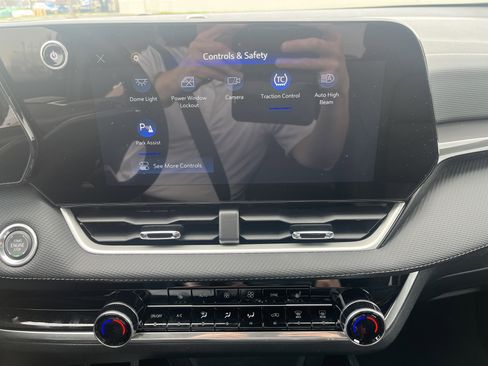 Used 2026 Chevrolet Equinox LT w/ Convenience Package II image 25