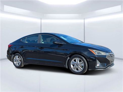 Used 2019 Hyundai Elantra SEL image 1