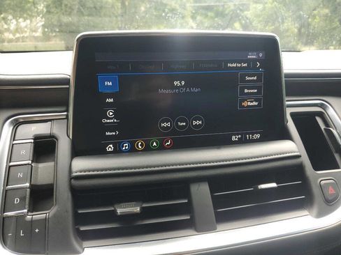 Used 2021 Chevrolet Tahoe Z71 w/ Z71 Off-Road Package image 46