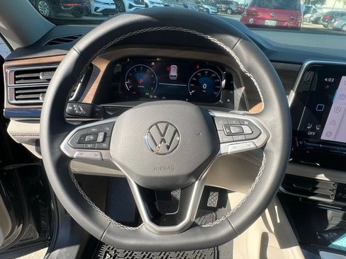 New 2026 Volkswagen Atlas SE FWD image 19
