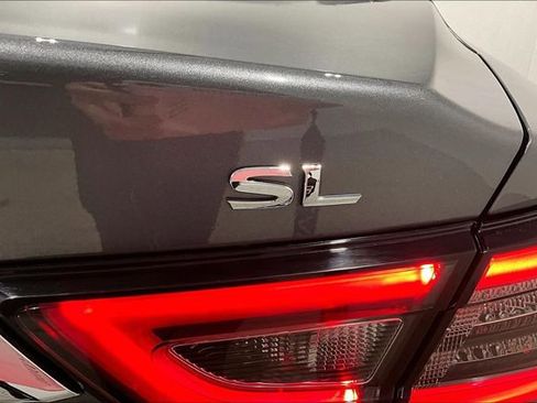 Used 2023 Nissan Maxima SL FWD image 25