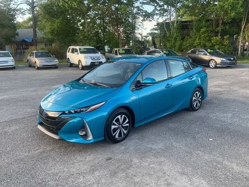 Used 2017 Toyota Prius Prime Advanced FWD image 3
