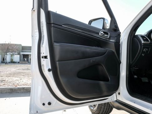 Used 2015 Jeep Grand Cherokee Limited w/ Luxury Group II image 39