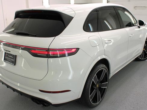 Used 2021 Porsche Cayenne image 30