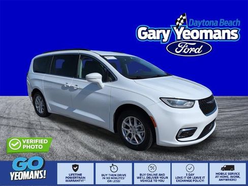 Used 2022 Chrysler Pacifica Touring-L FWD image 1