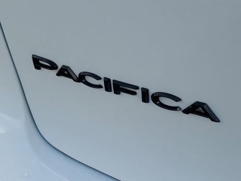 New 2026 Chrysler Pacifica Select FWD image 7