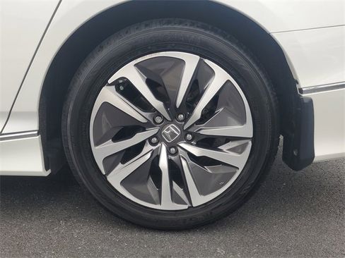 Used 2019 Honda Accord Touring image 7