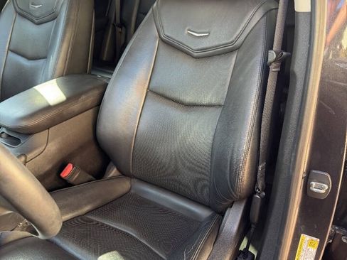 Used 2017 Cadillac XT5 Luxury w/ Driver Awareness Package FWD image 10