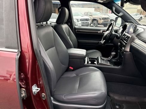 Used 2022 Lexus GX 460 Premium w/ Premium Package AWD/4WD image 19
