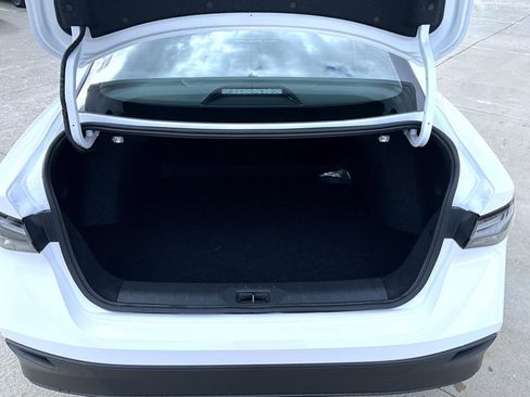 New 2026 Nissan Sentra SV FWD image 9