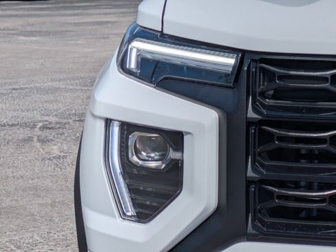 New 2026 GMC Canyon Elevation w/ Convenience Package RWD image 11