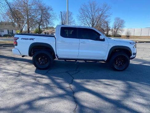Used 2025 Nissan Frontier PRO-4X image 8