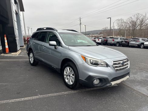 Used 2015 Subaru Outback 2.5i Premium image 4