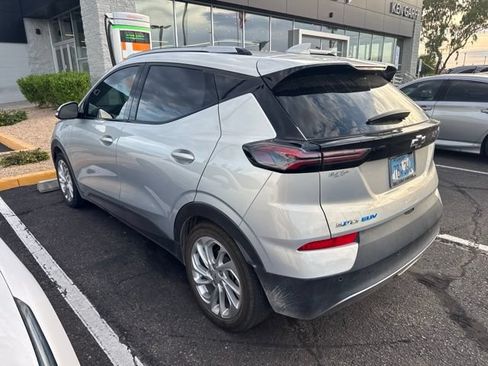 Used 2023 Chevrolet Bolt EUV LT w/ Driver Confidence Package FWD image 5