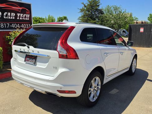 Used 2015 Volvo XC60 T5 Premier w/ Proximity Package image 8