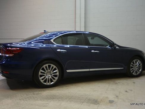 Used 2013 Lexus LS 460 w/ Comfort Pkg RWD image 31
