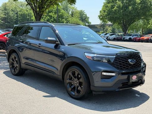 Used 2023 Ford Explorer ST-Line w/ Class IV Trailer Tow Package AWD/4WD image 4