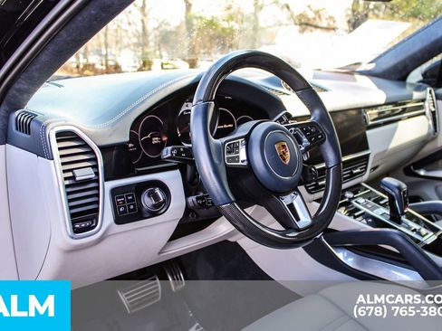 Used 2023 Porsche Cayenne Turbo image 30
