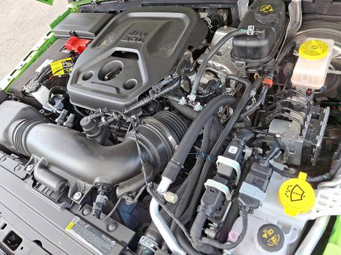 Used 2025 Jeep Wrangler Sport image 27