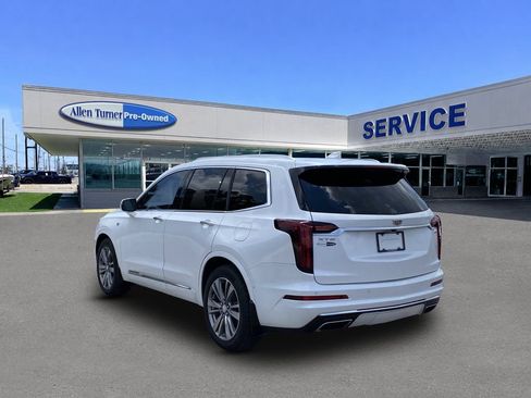 Used 2021 Cadillac XT6 Premium Luxury FWD image 6