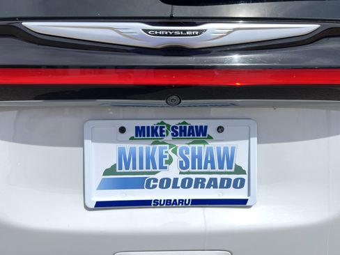 Used 2022 Chrysler Pacifica Touring-L image 23