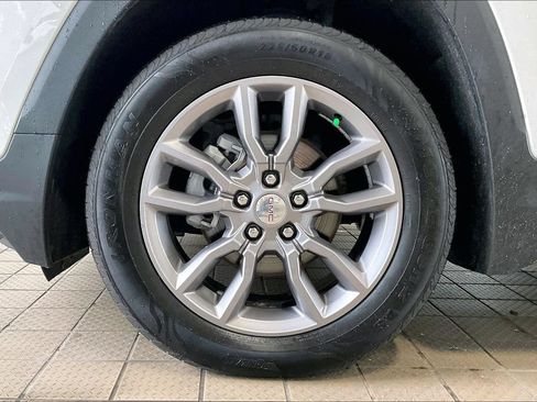 Used 2024 GMC Terrain SLT AWD/4WD image 31