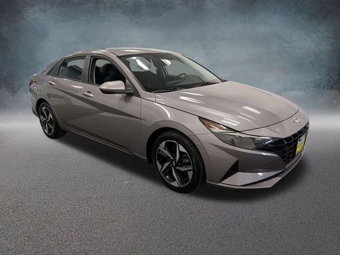 Certified 2023 Hyundai Elantra SEL w/ Convenience Package FWD image 4