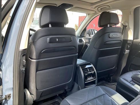 Certified 2024 BMW X7 xDrive40i w/ Premium Package image 22