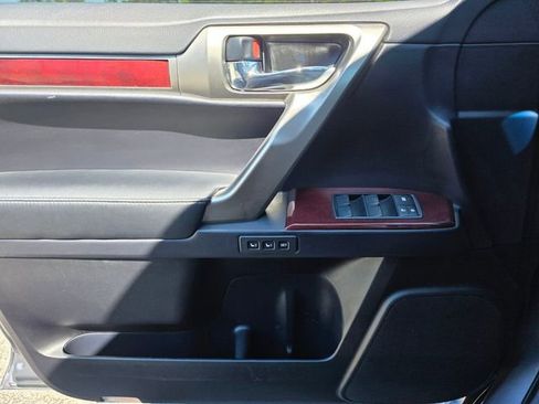 Used 2016 Lexus GX 460 w/ Premium Package image 25