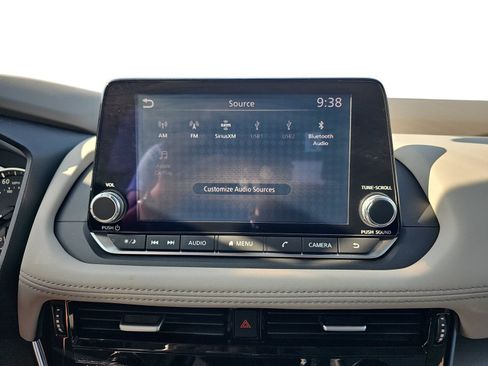 Used 2021 Nissan Rogue SV w/ Premium Package FWD image 18