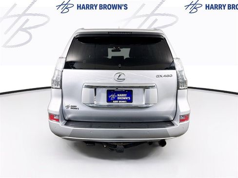 Used 2018 Lexus GX 460 image 32