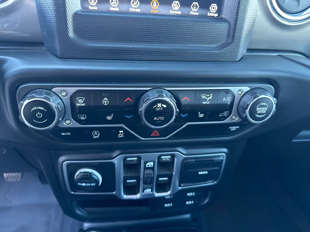 Used 2018 Jeep Wrangler Unlimited Sahara w/ Cold Weather Group AWD/4WD image 14