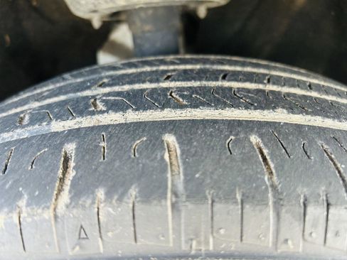 Used 2017 Chrysler Pacifica Touring w/ Tire & Wheel Group image 38