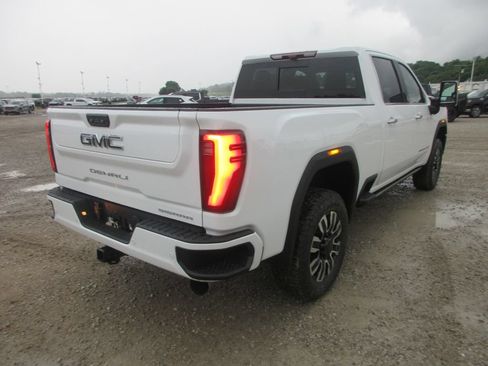 New 2026 GMC Sierra 2500 Denali Ultimate AWD/4WD image 5