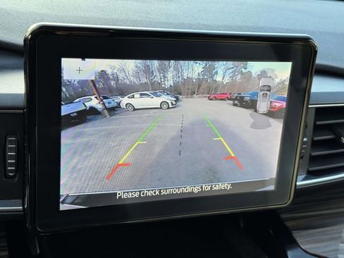 Used 2024 Ford Explorer Limited image 4