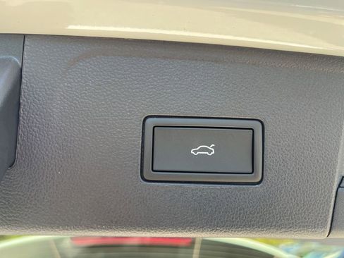 New 2026 Volkswagen Atlas SE image 11