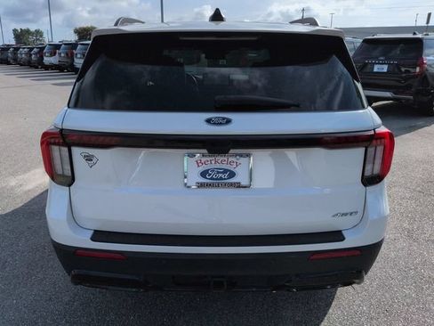 Used 2025 Ford Explorer ST-Line w/ Premium Package AWD/4WD image 5