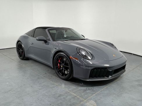 Certified 2026 Porsche 911 Targa 4 GTS image 9