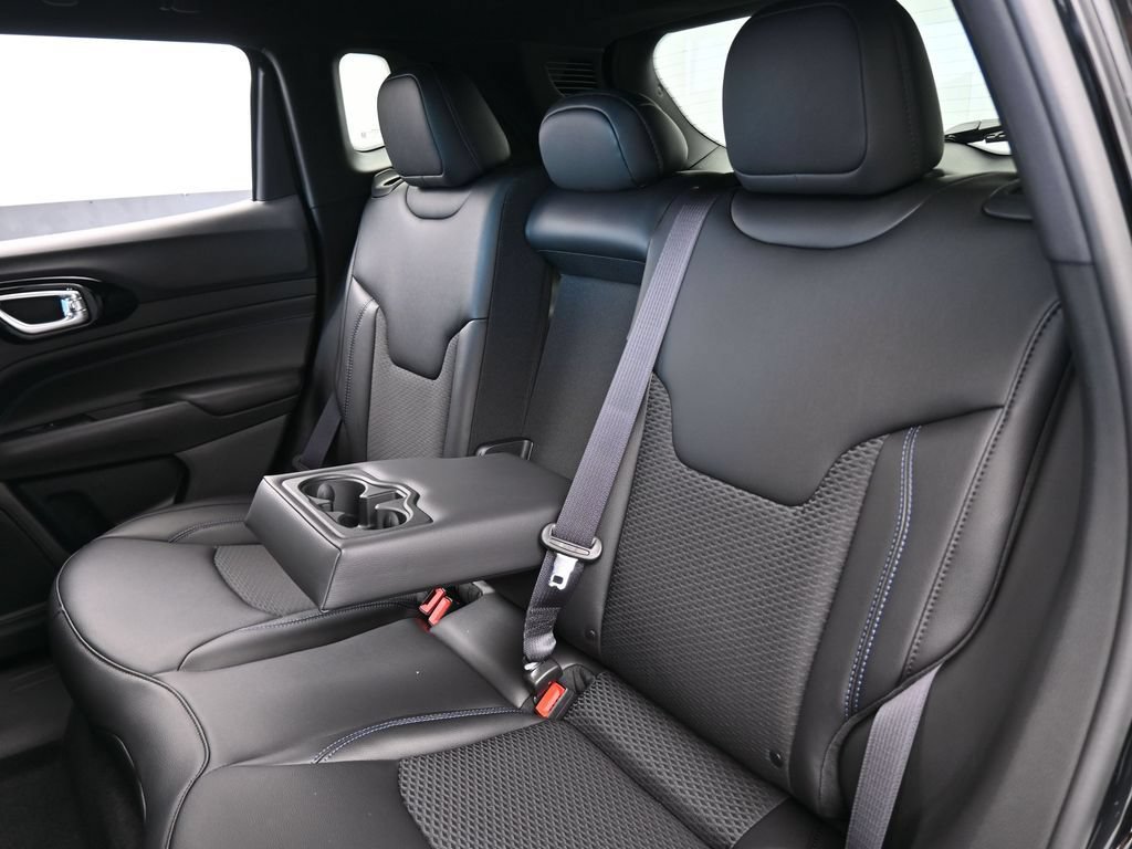 New 2026 Jeep Compass Latitude AWD/4WD image 29