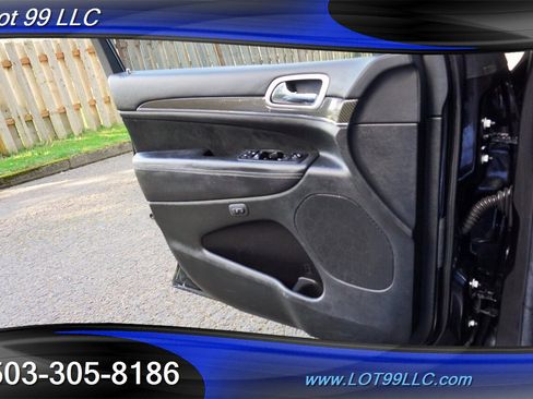 Used 2014 Jeep Grand Cherokee SRT image 25