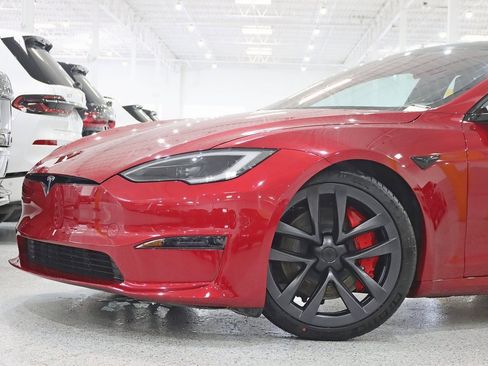 Used 2025 Tesla Model S Plaid image 2