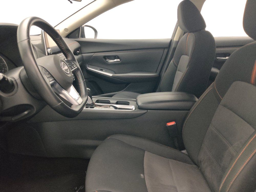 Used 2025 Nissan Sentra SR FWD image 17